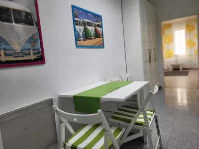 Ein Sitzbereich in der Unterkunft Budget studio near Prater