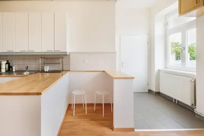 Küche/Küchenzeile in der Unterkunft Beautiful 1 Bedroom Apartment near Schönbrunn