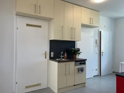 Küche/Küchenzeile in der Unterkunft Peaceful Apartment for 4