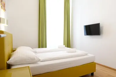 TV/Unterhaltungsangebot in der Unterkunft Apartments 4 you Red Star 8