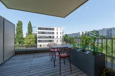 Ein Balkon oder eine Terrasse in der Unterkunft Neu zentral und ruhig an der U2 / Stadion