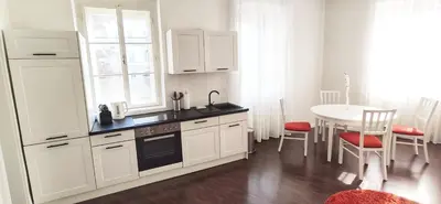Küche/Küchenzeile in der Unterkunft Helle Zweiraumwohnung in Wohngebiet