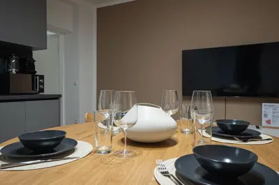 TV/Unterhaltungsangebot in der Unterkunft 1BR apartment with a Queen-size bed and Terrace - Contactless 24h Check-In