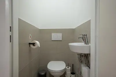 Ein Badezimmer in der Unterkunft 1BR apartment with a Queen-size bed and Terrace - Contactless 24h Check-In