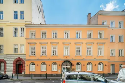 Das Gebäude in dem sich das Hotel befindet