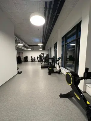 Das Fitnesscenter und/oder die Fitnesseinrichtungen in der Unterkunft FERDI Margareten