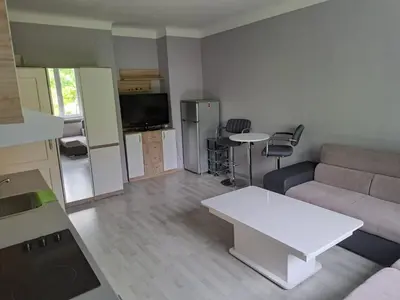 Küche/Küchenzeile in der Unterkunft One-bedroom flat near Prater and Messe Prater
