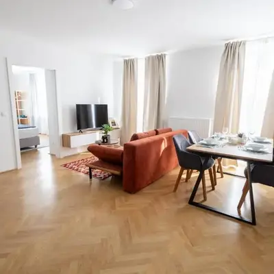 Family retreat on the Danube I 10 minute walk to city centre