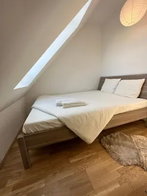 Ein Bett oder Betten in einem Zimmer der Unterkunft Contemporary Apartment with Stunning Views 20