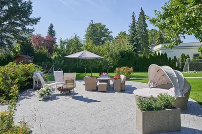 Ein Garten an der Unterkunft Exclusive Entry: Cozy Guestroom