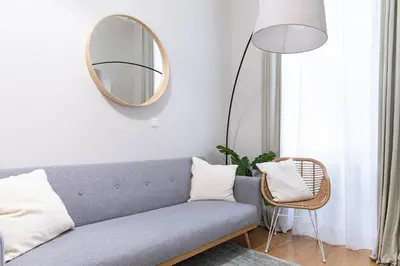 Ein Sitzbereich in der Unterkunft Spacious Apartments, 3 min to U1 Reumannplatz
