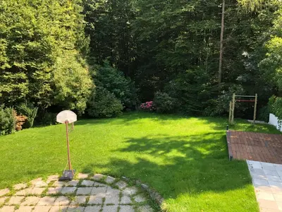 Ein Garten an der Unterkunft Haus Bartberg