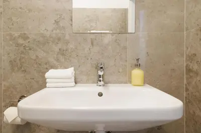 Ein Badezimmer in der Unterkunft großzügiges App. 2 Schlafzimmer