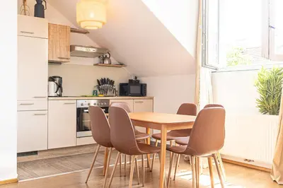 Küche/Küchenzeile in der Unterkunft Charming 1BR and 1LR Apt Modern Design Donaustadt