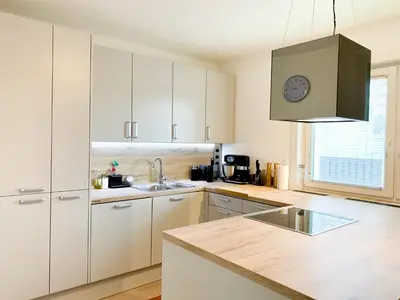 Küche/Küchenzeile in der Unterkunft Premium suburb house - comfortable, quiet, beautiful