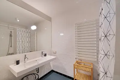Ein Badezimmer in der Unterkunft Julius 24 - Stylish Heaven, 5 Mins to City Center
