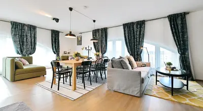 Ein Sitzbereich in der Unterkunft Julius 24 - Stylish Heaven, 5 Mins to City Center