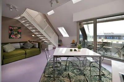 Ein Sitzbereich in der Unterkunft Julius 26 - Duplex Apartment, Modern Charm in Vienna