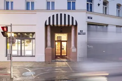 Eine Fassade oder ein Eingang zu Julius 27 - Cozy Retreat, 5 Mins to City Center