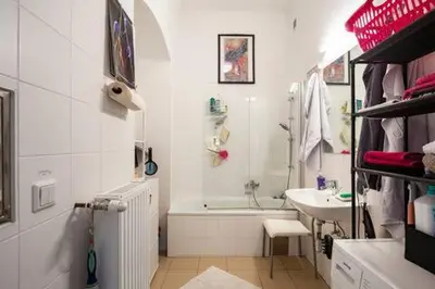 Ein Badezimmer in der Unterkunft FRO-MEDIA - Room - Backside - Community Space -
