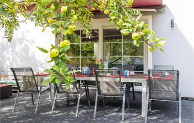 Ein Restaurant oder anderes Speiselokal in der Unterkunft Schoenes Ferienhaus Hirtenberg