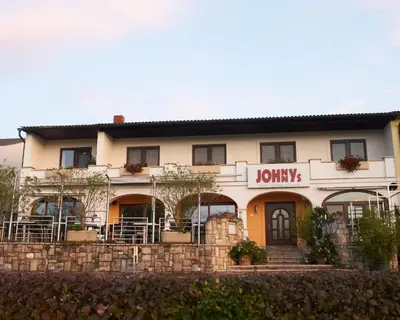 Das Gebäude in dem sich das Bed & Breakfast befindet