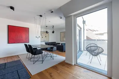 Grundriss der Unterkunft Stylisches Apartment in zentraler Grünruhelage mit Garagenplatz