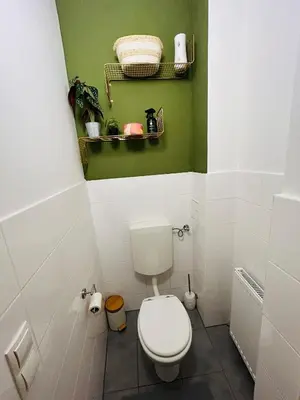 Ein Badezimmer in der Unterkunft Apartment 5 min Schönbrunn Gloriette, Direct to City Center, Free Parking