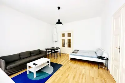Ein Sitzbereich in der Unterkunft Best Location - Cozy City Centre Apartment