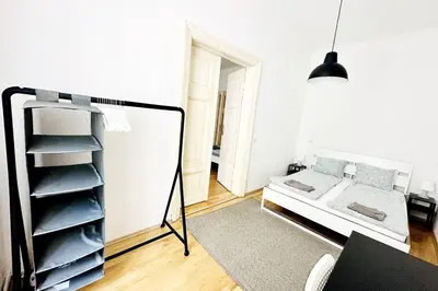 Ein Bett oder Betten in einem Zimmer der Unterkunft Best Location - Cozy City Centre Apartment
