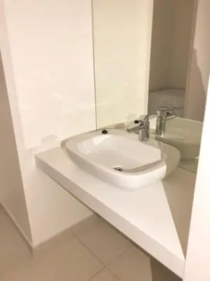 Ein Badezimmer in der Unterkunft City Centre - Best location, big & new 110 m2 apt