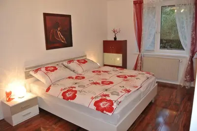 Ein Bett oder Betten in einem Zimmer der Unterkunft Apartment Paradies - U1 Station altes Landgut