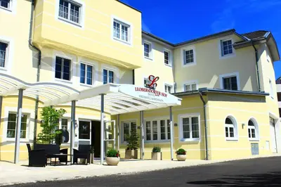 Das Gebäude in dem sich das Hotel befindet