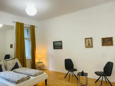 Ein Sitzbereich in der Unterkunft Direct City Center-Privat Rooms-5 Minutes Mariahilferstrasse