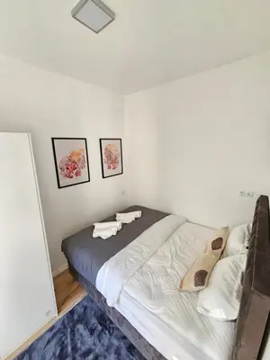 Ein Bett oder Betten in einem Zimmer der Unterkunft Comfort Zone - 10 min from the Center