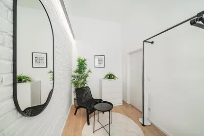 Grundriss der Unterkunft Chic Central City Rooms by Home2