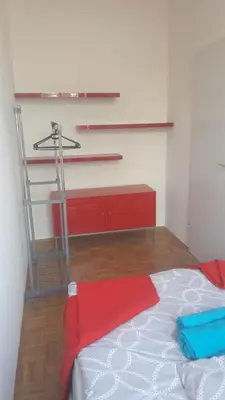 Ein Bett oder Betten in einem Zimmer der Unterkunft Nette Altbauwohnung nur 10 min von der City