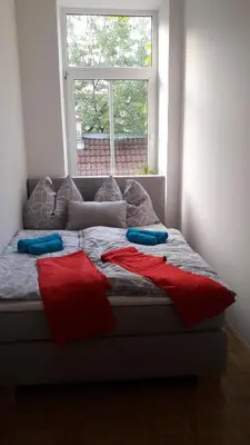 Ein Sitzbereich in der Unterkunft Nette Altbauwohnung nur 10 min von der City