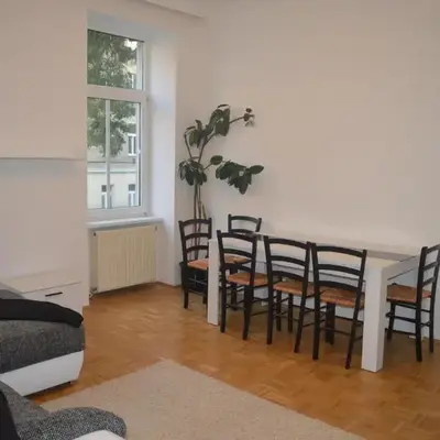 Nette Altbauwohnung nur 10 min von der City