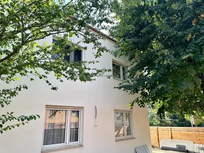 Das Gebäude in dem sich die Ferienwohnung befindet