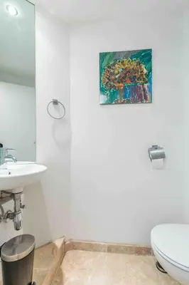 Ein Badezimmer in der Unterkunft Whirlpool , Dachterrasse , Wienblick , zwei Etagen