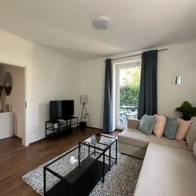 FeelHome-GolfClub-Terrasse-6 Gäste-WiFi-Smart TV