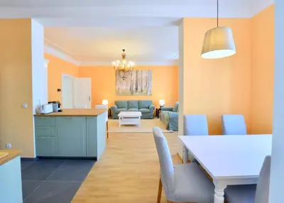 Küche/Küchenzeile in der Unterkunft Spacious and Comfy With 3 Bedrooms