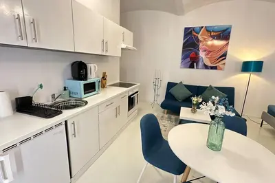 Küche/Küchenzeile in der Unterkunft C’est la vie à Paris Apartment