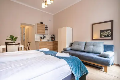 Ein Bett oder Betten in einem Zimmer der Unterkunft Simple 1BR Studio Escape, Your Relaxing Getaway