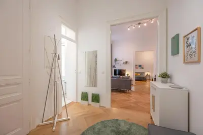 Ein Sitzbereich in der Unterkunft Cosy City Center Apartment
