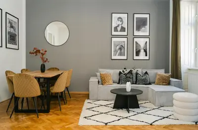Ein Sitzbereich in der Unterkunft Cozy APT perfect for 4-6 TV Metro Self-Checkin