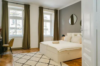 Ein Sitzbereich in der Unterkunft Cozy APT perfect for 4-6 TV Metro Self-Checkin