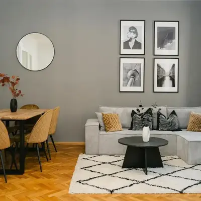Cozy APT perfect for 4-6 TV Metro Self-Checkin