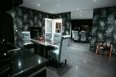 Ein Sitzbereich in der Unterkunft VIP Vienna Shopping Center 5 Appartment